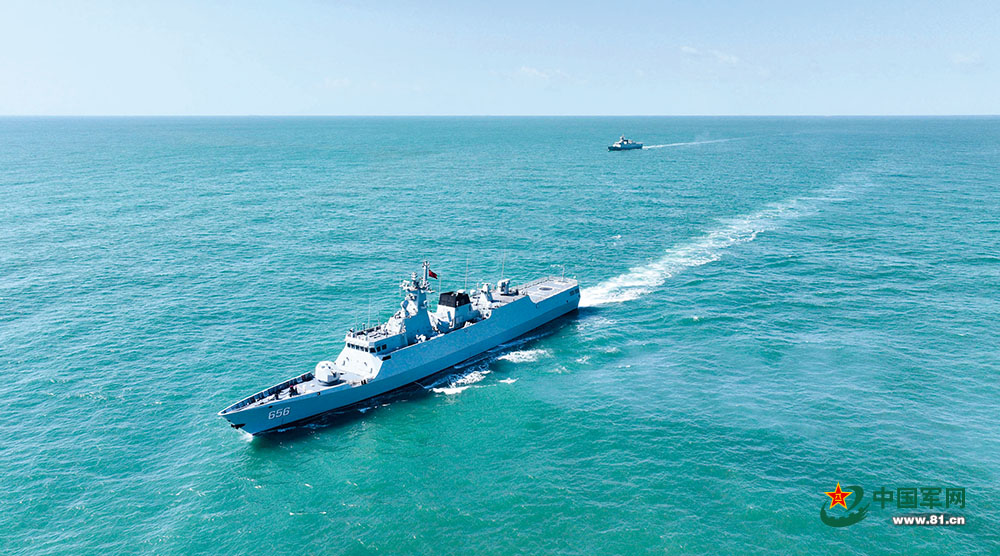 犁波踏浪礪精兵海軍某護衛艦支隊艦艇編隊訓練艦艇