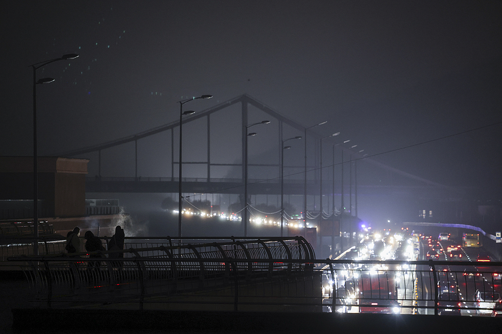 冬季临近，俄乌双方激烈打击对方的能源基础设施