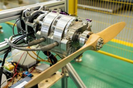 云南自主研发无人机转子发动机亮相