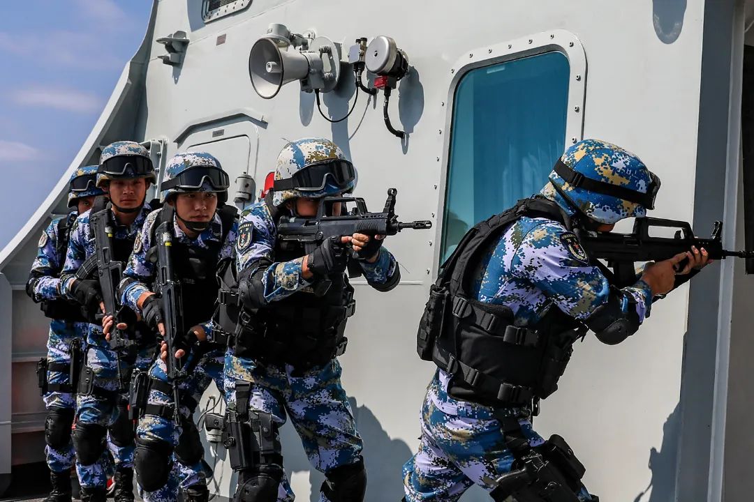 砺剑大洋!海军第40批护航编队利用任务间隙组织实战化训练