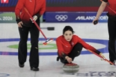 冰壶循环赛：中国男队遭遇两连败