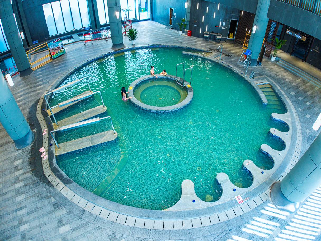 雅安石棉贡嘎金汤有“池”和“缸”  暖泉雅趣引人沉醉