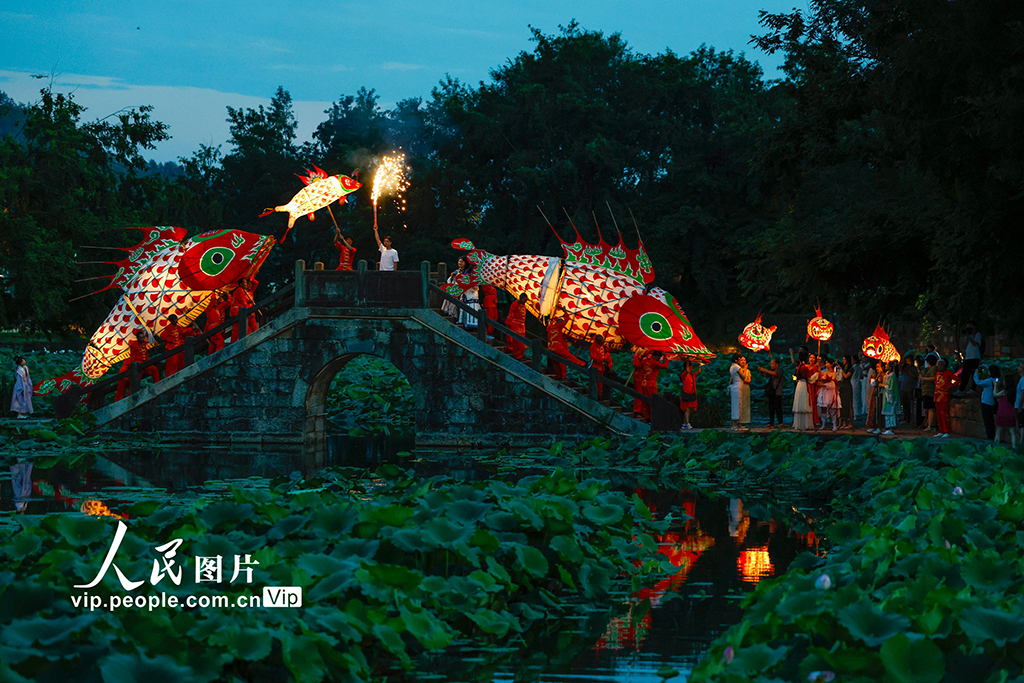 安徽黄山：夏夜游古村赏鱼灯插图10