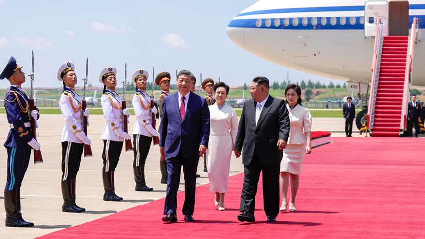 习近平抵达平壤开始对朝鲜进行国事访问