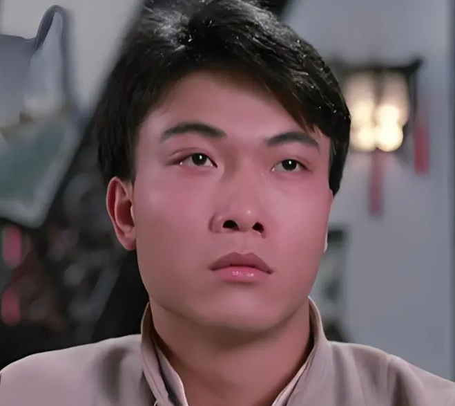 香港演员钱小豪回应剃光头：“没有生病，只是护理头发” ，目前已定居广东中山插图5