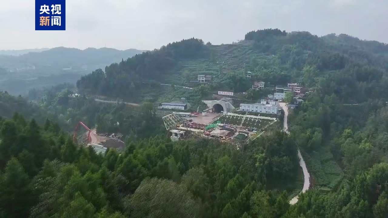 ✅体育直播🏆世界杯直播🏀NBA直播⚽渝万高铁大岭隧道顺利贯通