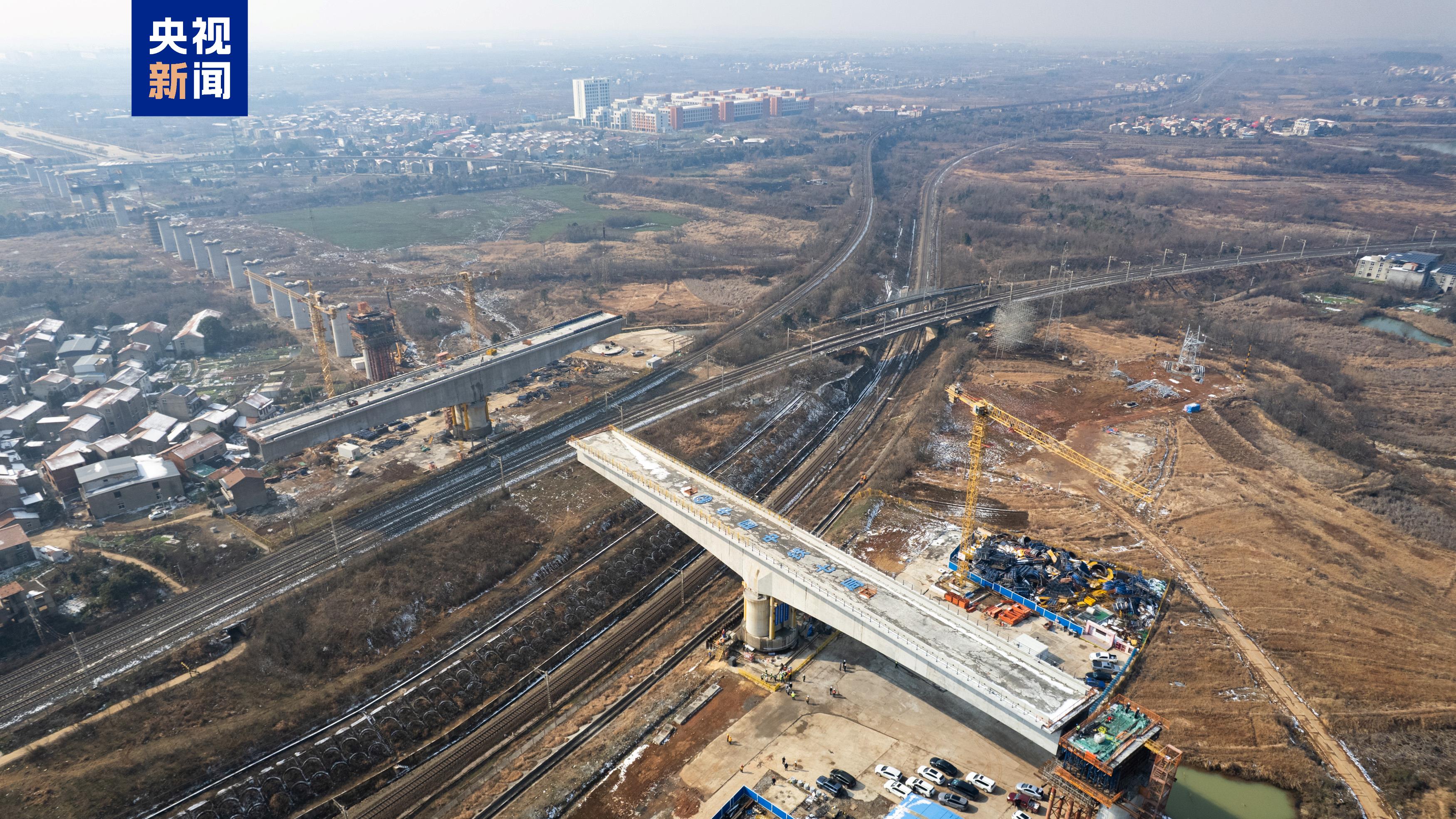 1.2万吨桥体成功转体 合武高铁关键节点顺利突破