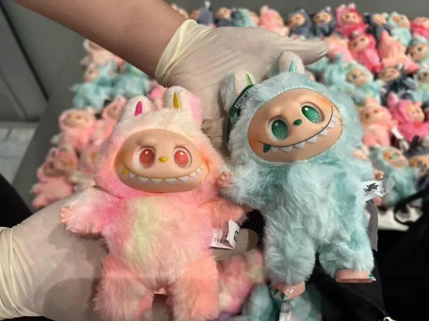 北京海关：查获假“LABUBU”近万件插图