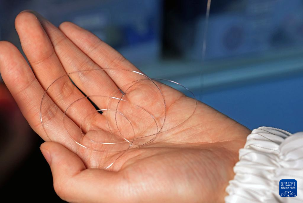 我国科学家成功研制“纤维芯片”