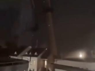 乌克兰无人机袭击俄黑海港口设施 导致多处起火并造成严重破坏