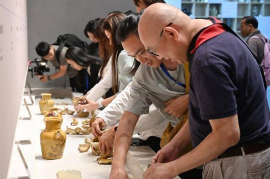 海外媒体探访长沙铜官窑 感受千年窑火传承