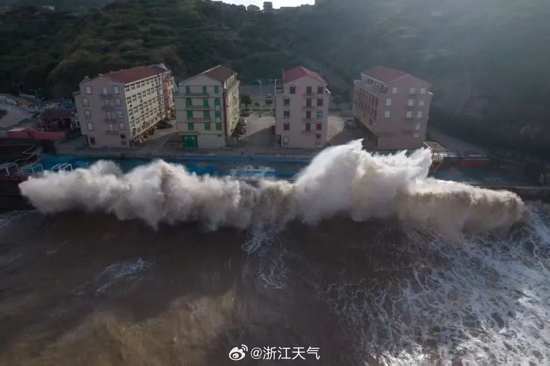 免费成人片源连刷几晚之后：爽是真的，第二天状态也是真的