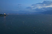 大理洱海渔灯点亮秋夜