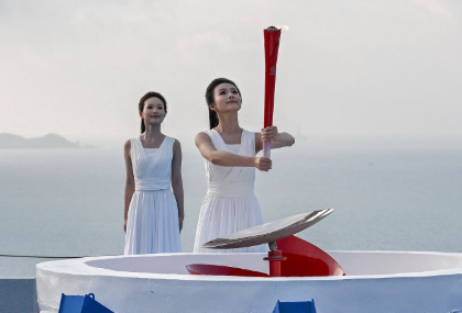 74位火炬手，把热情和海风一起传递