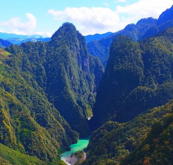 四川东拉山大峡谷即将重启开园  全球最大野生桂花群落盛邀游客共赴“山野之约”