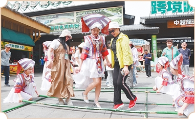 河南西峽極端強降雨致2人遇難6人失聯全方位提升的近義詞