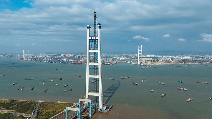 342米！世界最高双层悬索桥主塔亮相珠江口