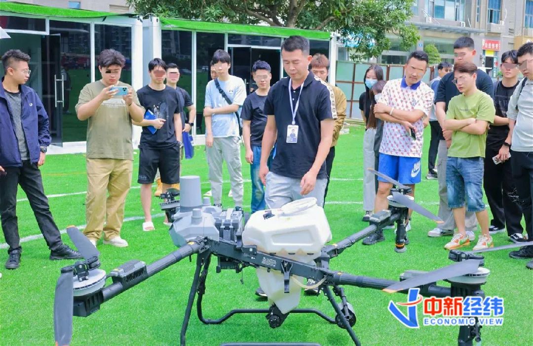 学费近万，“培训教室不够用了”，暑期无人机考证为何火了？插图1