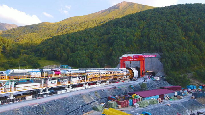 中企承建的全球最大直径TBM隧道工程在格鲁吉亚顺利贯通