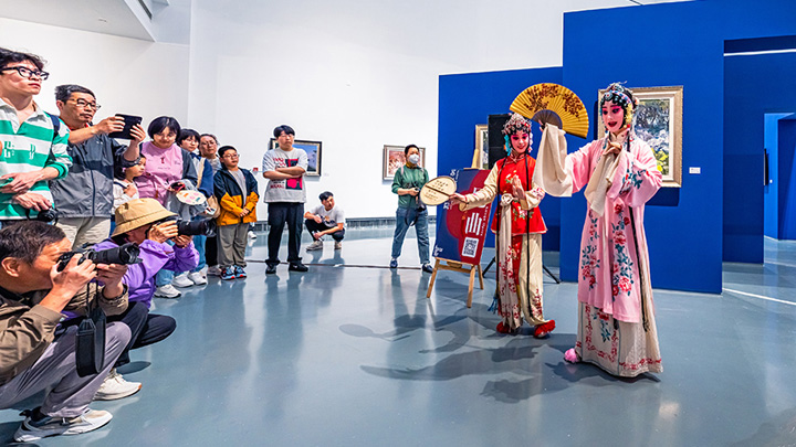 江苏苏州：美术馆里赏昆曲