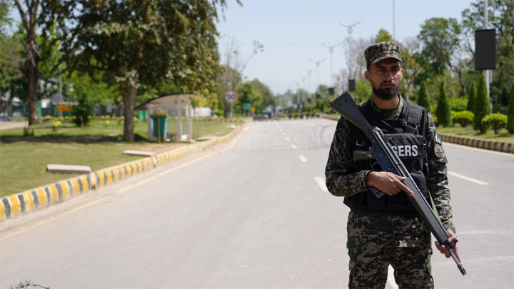 现场直击丨紧张氛围笼罩伊斯兰堡