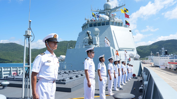 中国海军第49批护航编队起航赴亚丁湾
