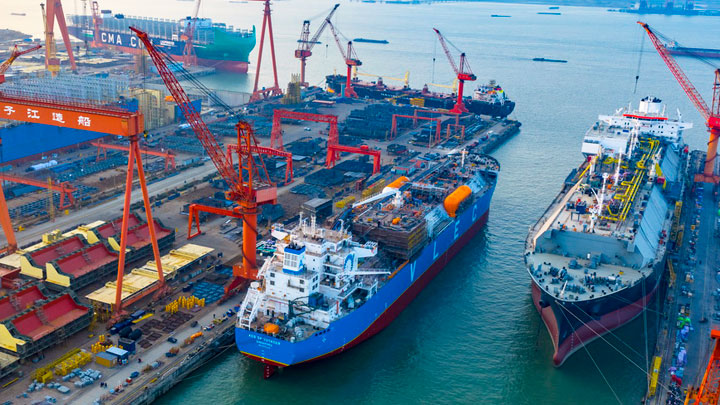 江苏泰州：新年伊始造船忙