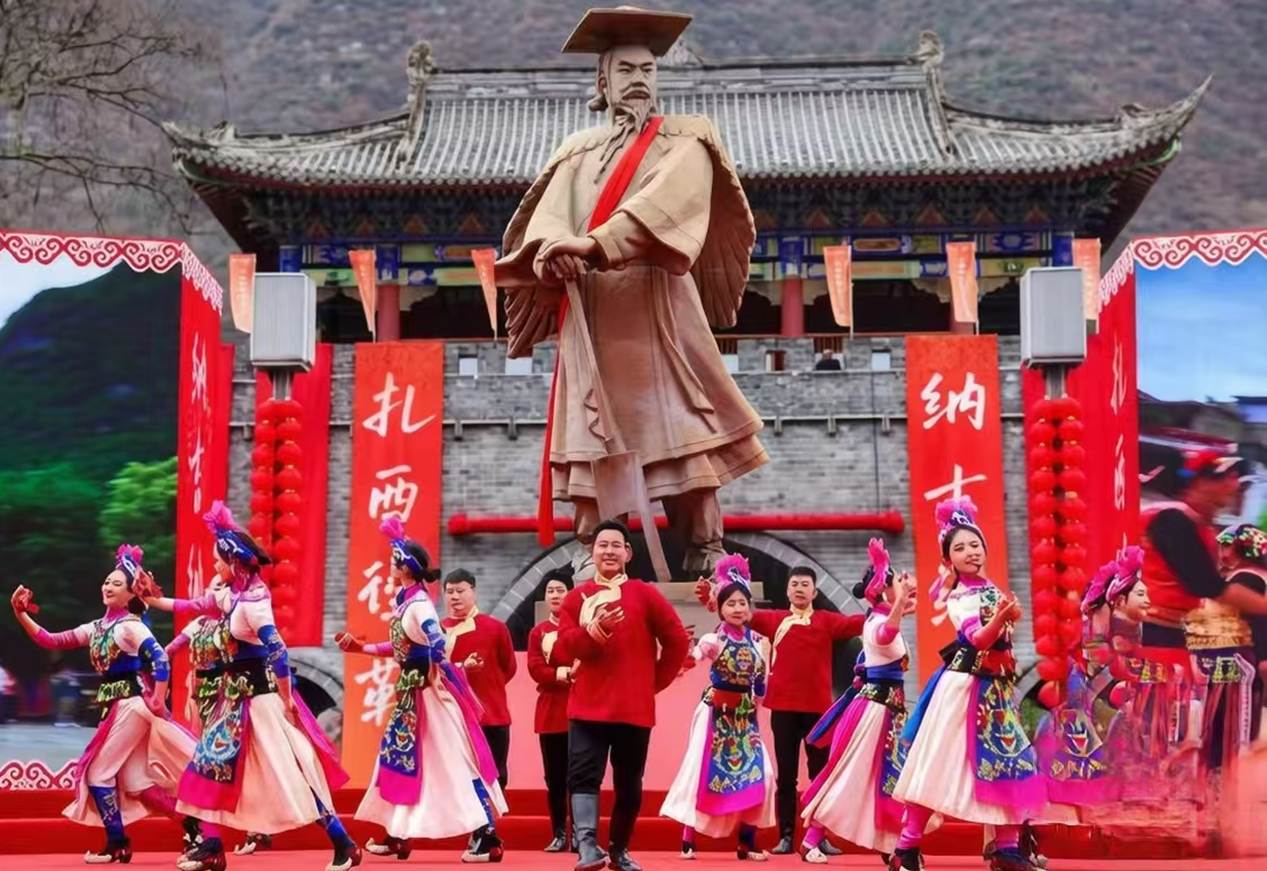 阿坝“村晚”汶川分会场：民俗伴雅韵 书画绘山河