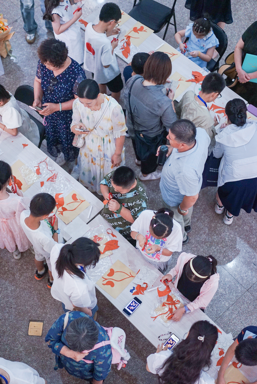 第九届"我爱颜色——小天才绘画大赛"优秀作品展开幕