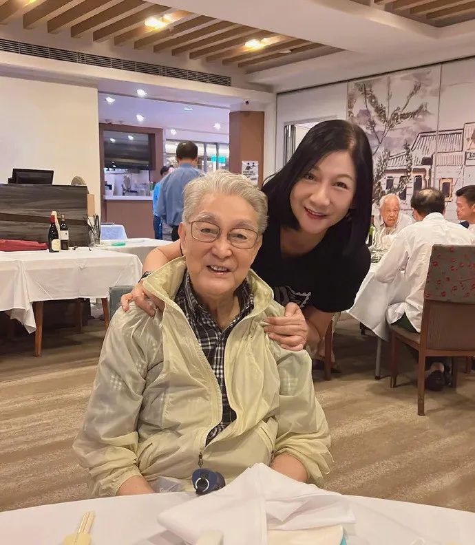 TVB“御用爷爷”周骢去世，享年92岁，5年前退休，曾出演《溏心风暴》《倚天屠龙记》插图1