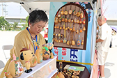 山东聊城：葫芦工艺品热销