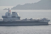 一镜到底！山东舰驶入