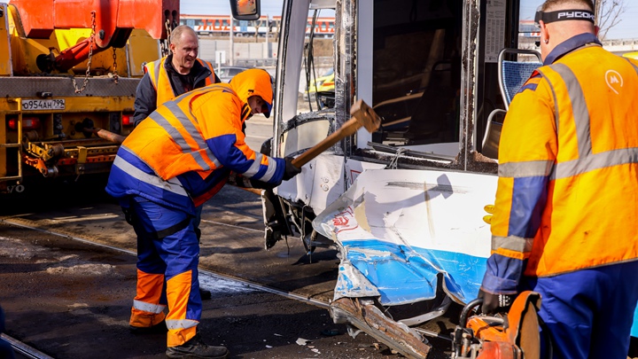 俄罗斯莫斯科有轨电车相撞事故由列车控制系统故障导致