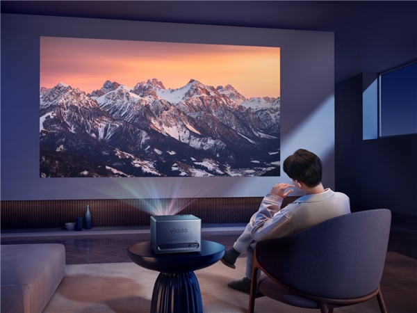 年轻人观影新姿势 去电影院还是买三色激光投影?vidda给出答案