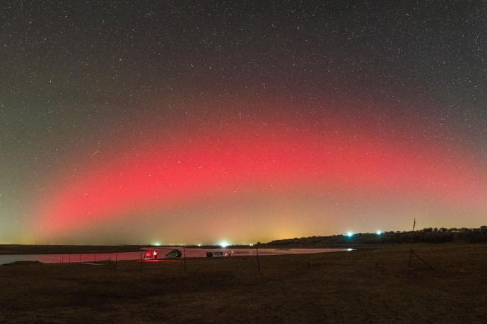绚丽极光“光临”中国最北天空