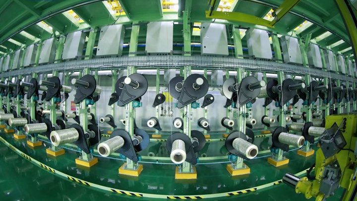 “地表超强材料”投产 无油发动机亮相 这些领域频传好消息