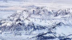 戈壁飞白 雪落黑独山