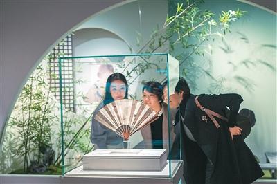 在上博品“至扇至美”