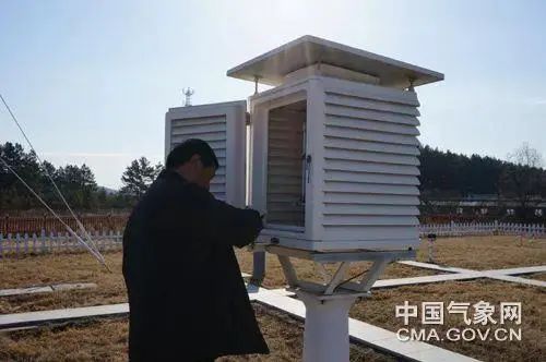 街头实测50℃，天气预报39℃……“温差”哪儿来的？插图2