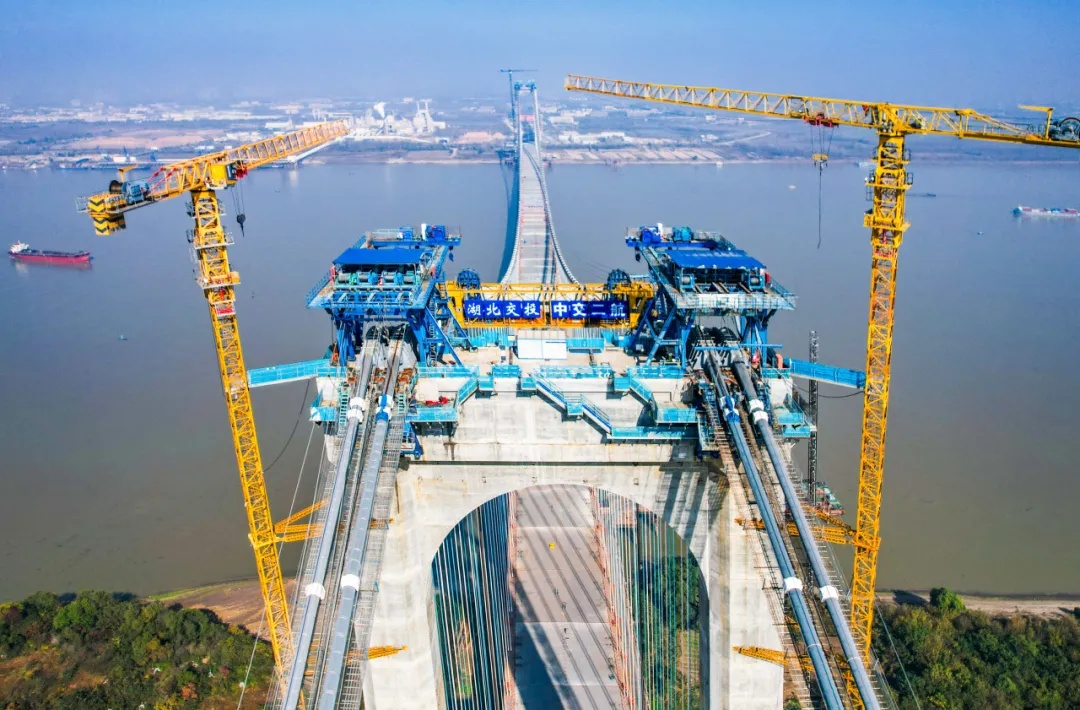 又一個(gè)創(chuàng)新工程！四條“手臂”擎起長(zhǎng)江新地標(biāo)造橋