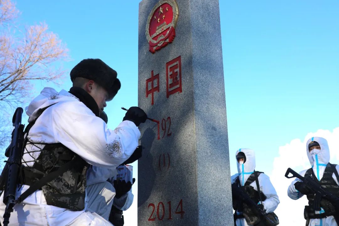 26℃ 边防官兵在巡逻途中做了这件事