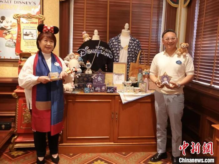 香港迪士尼商品部负责人：中国内地游客钟爱玲娜贝儿