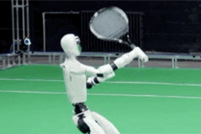 全球首个！全自主！人形机器人能打网球了