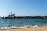 美国“乔治·华盛顿”号航母停靠韩国釜山海军基地