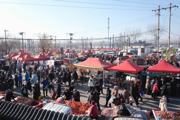 鼓励各地推消费补贴 春节消费特别活动将启