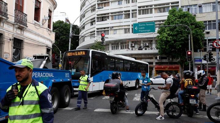 巴西里约警方剿匪行动击毙至少56名嫌疑人