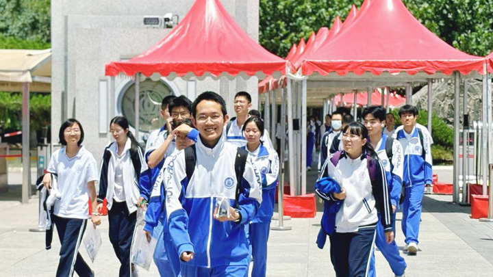 青春赴考场 执笔向未来——2025年高考见闻