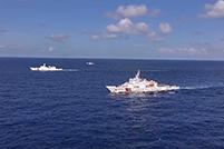 中国海警位中国黄岩岛领海及周边区域执法巡查