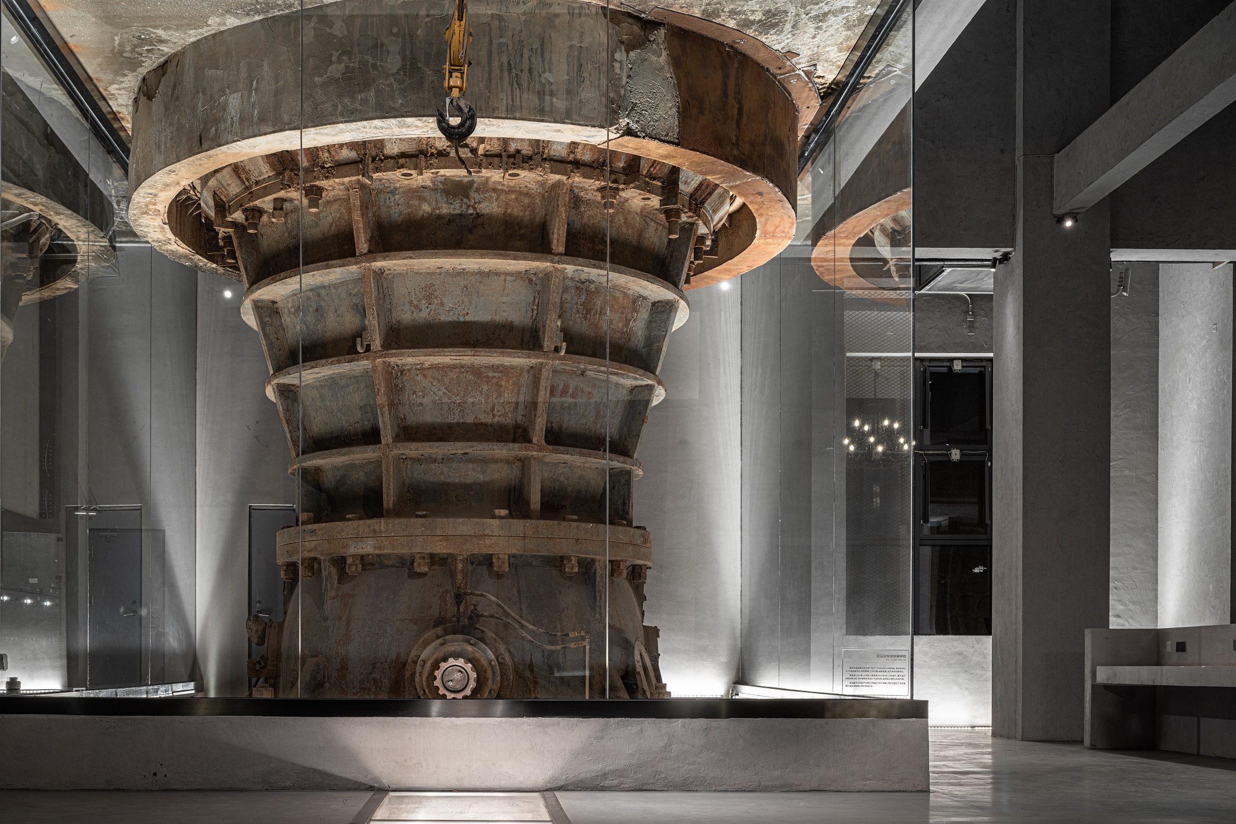 2015年,金隅集团准确把握首都发展要求,主动提前关停北京兴发水泥厂