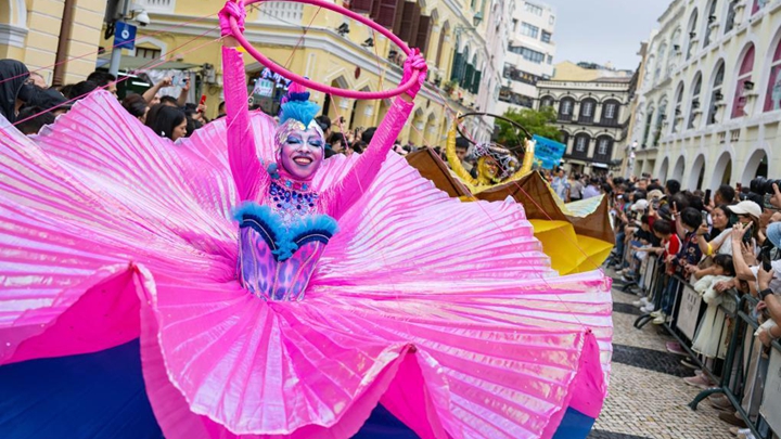 2026澳门国际幻彩大巡游欢乐上演